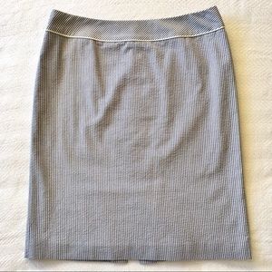 Tahari Seersucker Pencil Skirt - Blue/white sz 10